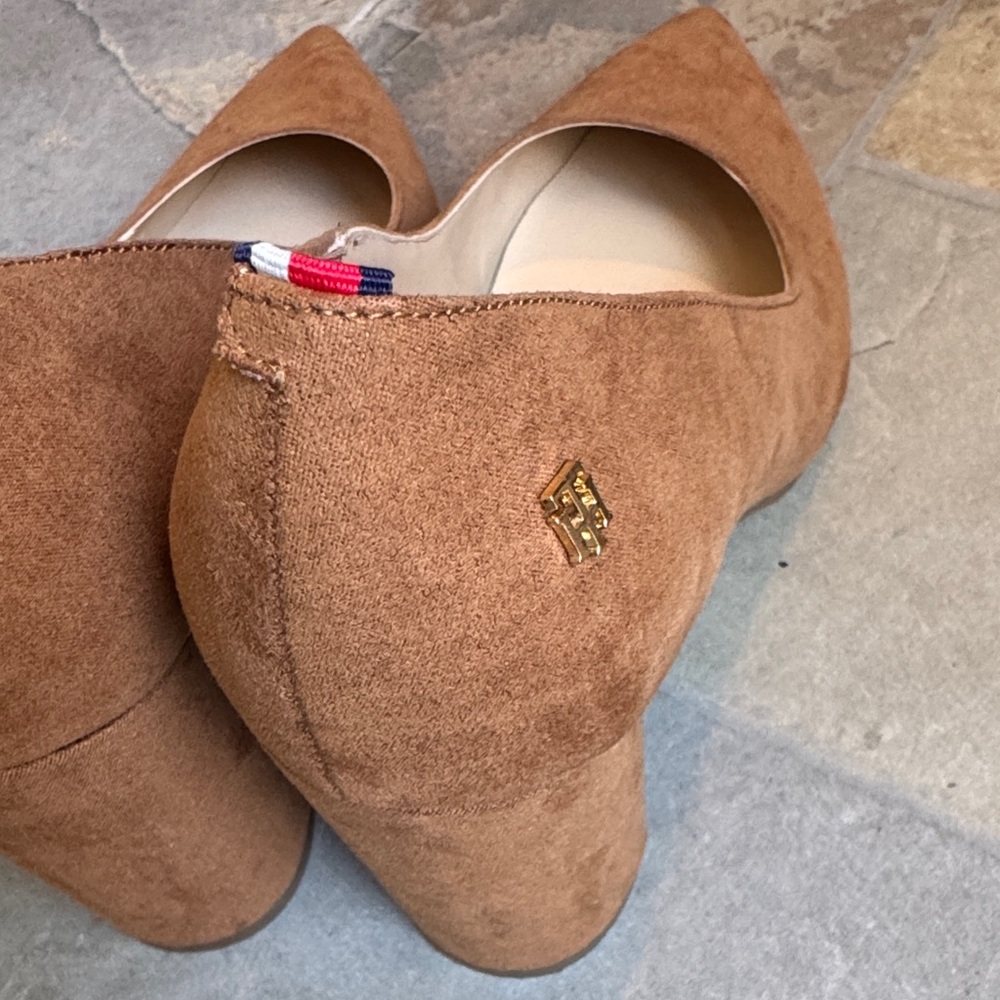 Tommy Hilfiger Brown Suede Pointed-Toe Pumps - Picture 11 of 11